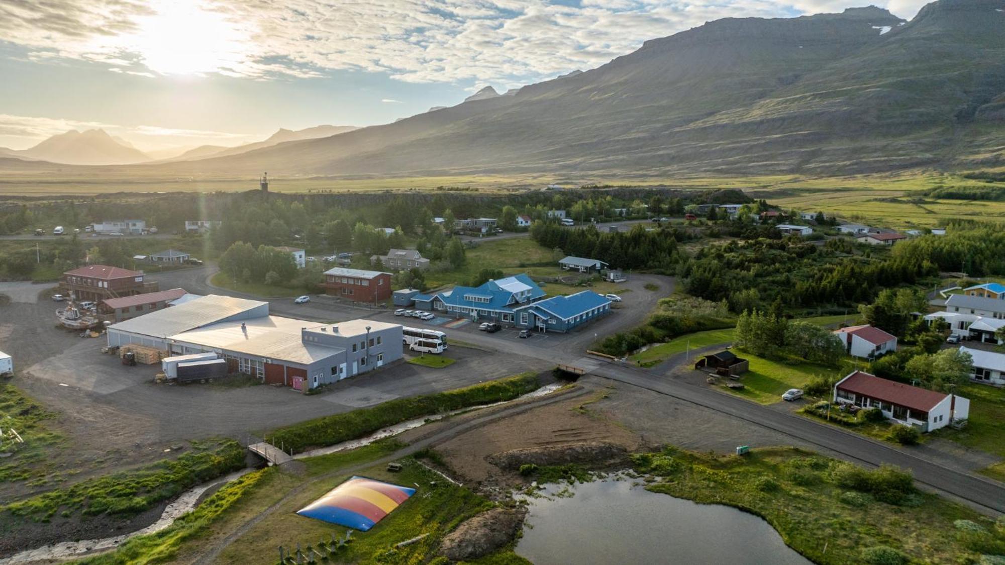 Hotel Post Breiddalsvik Экстерьер фото