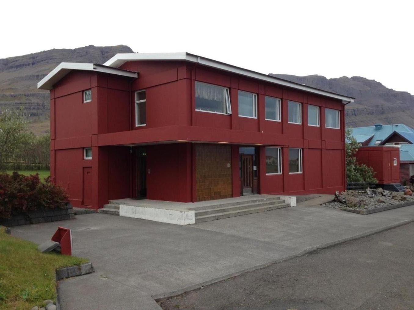 Hotel Post Breiddalsvik Экстерьер фото