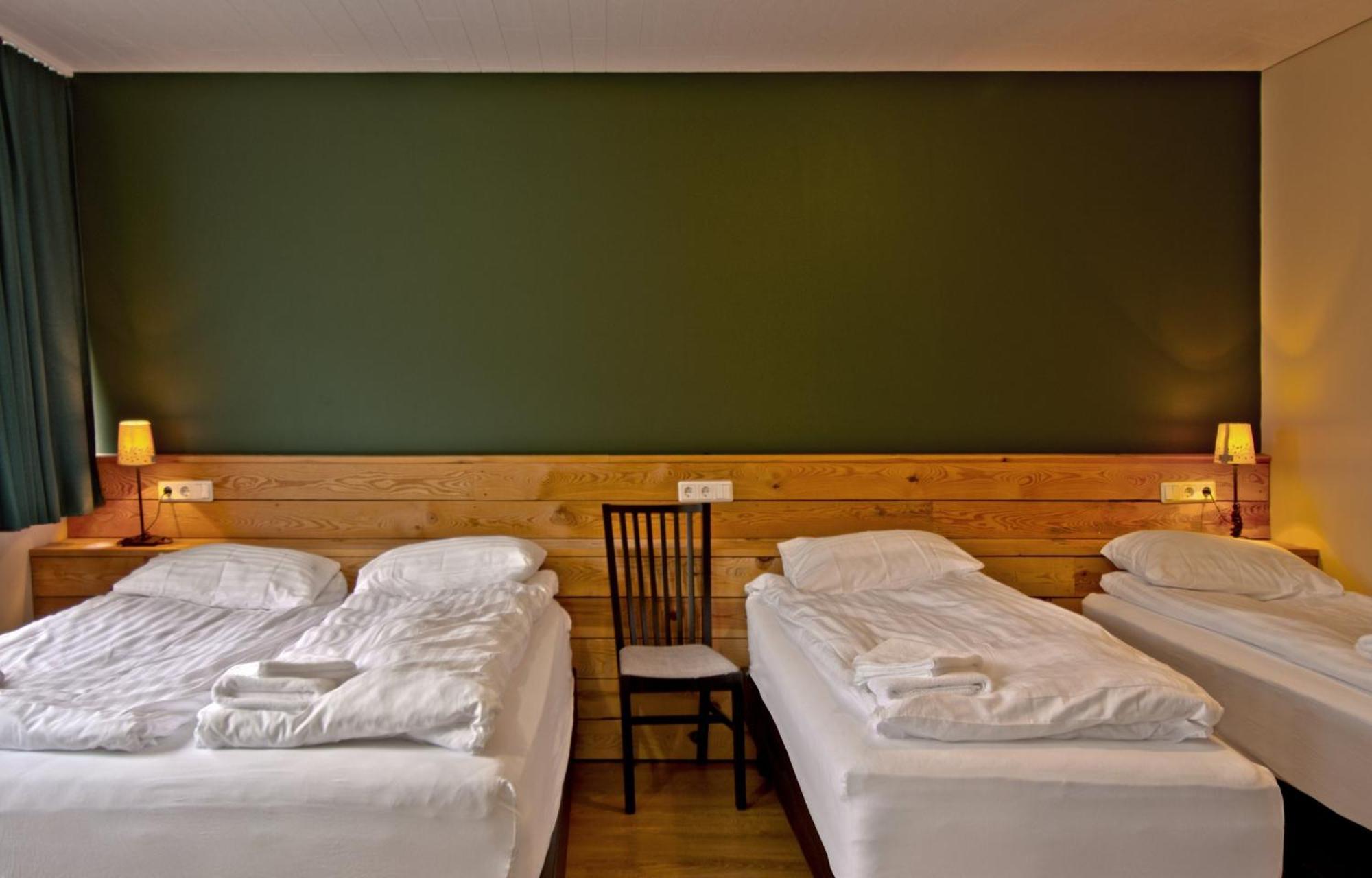 Hotel Post Breiddalsvik Экстерьер фото