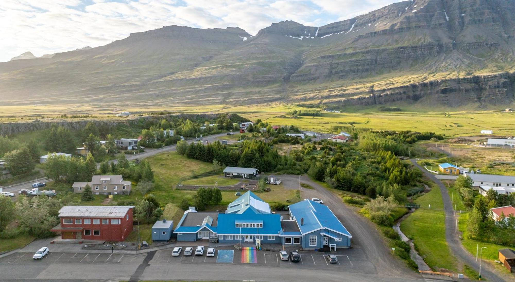 Hotel Post Breiddalsvik Экстерьер фото