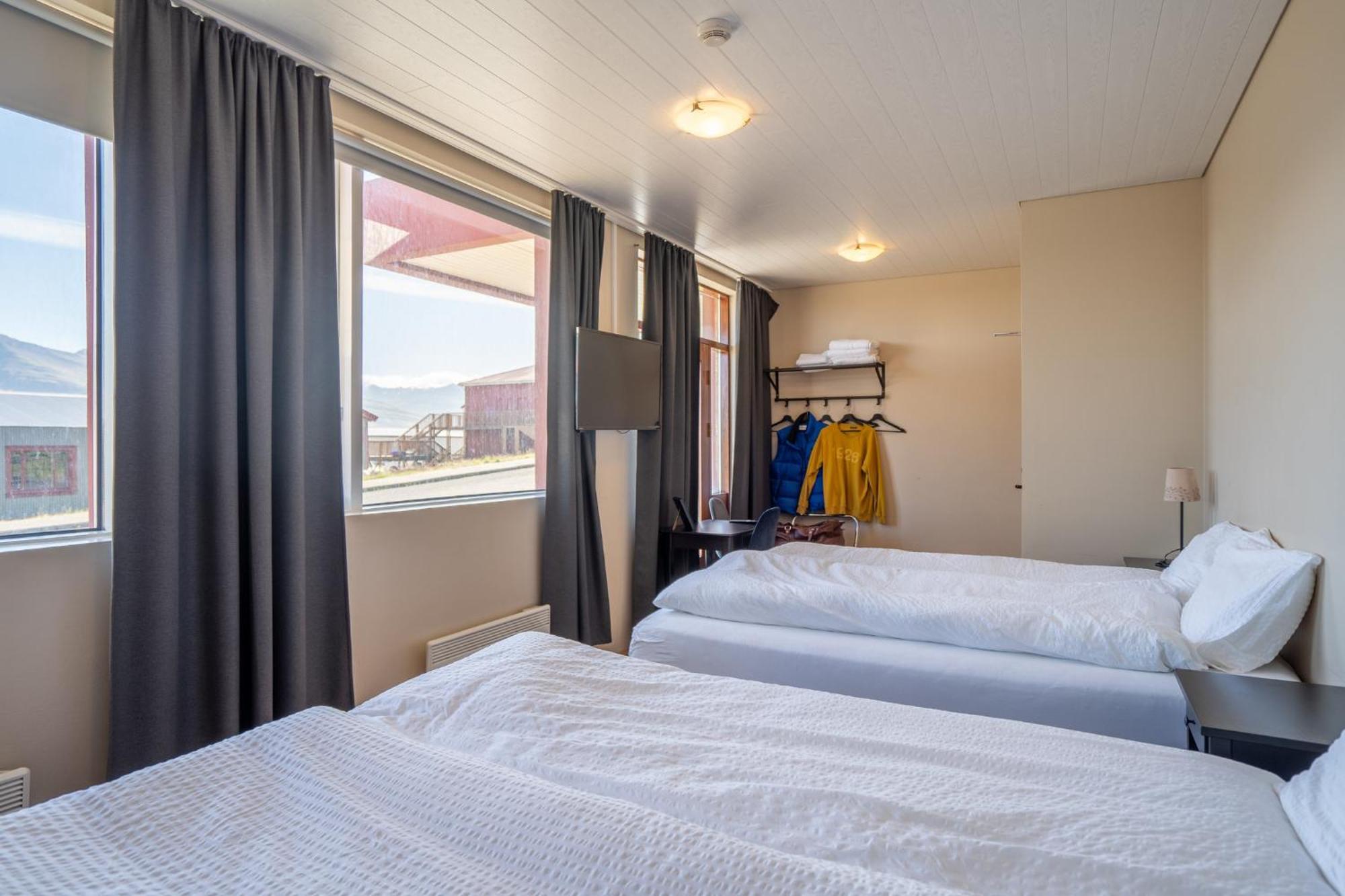 Hotel Post Breiddalsvik Экстерьер фото