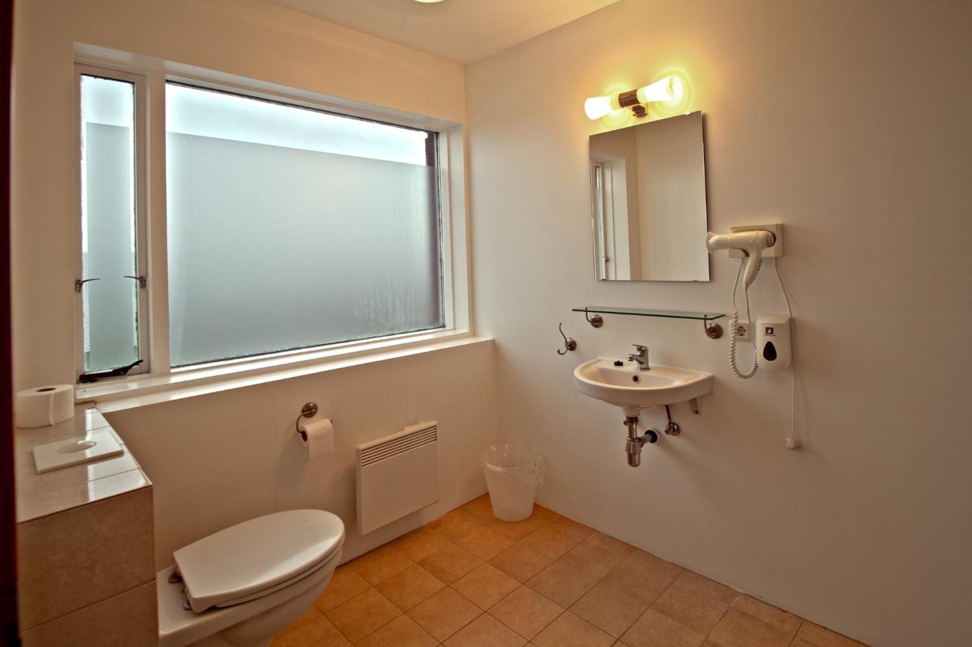 Hotel Post Breiddalsvik Экстерьер фото