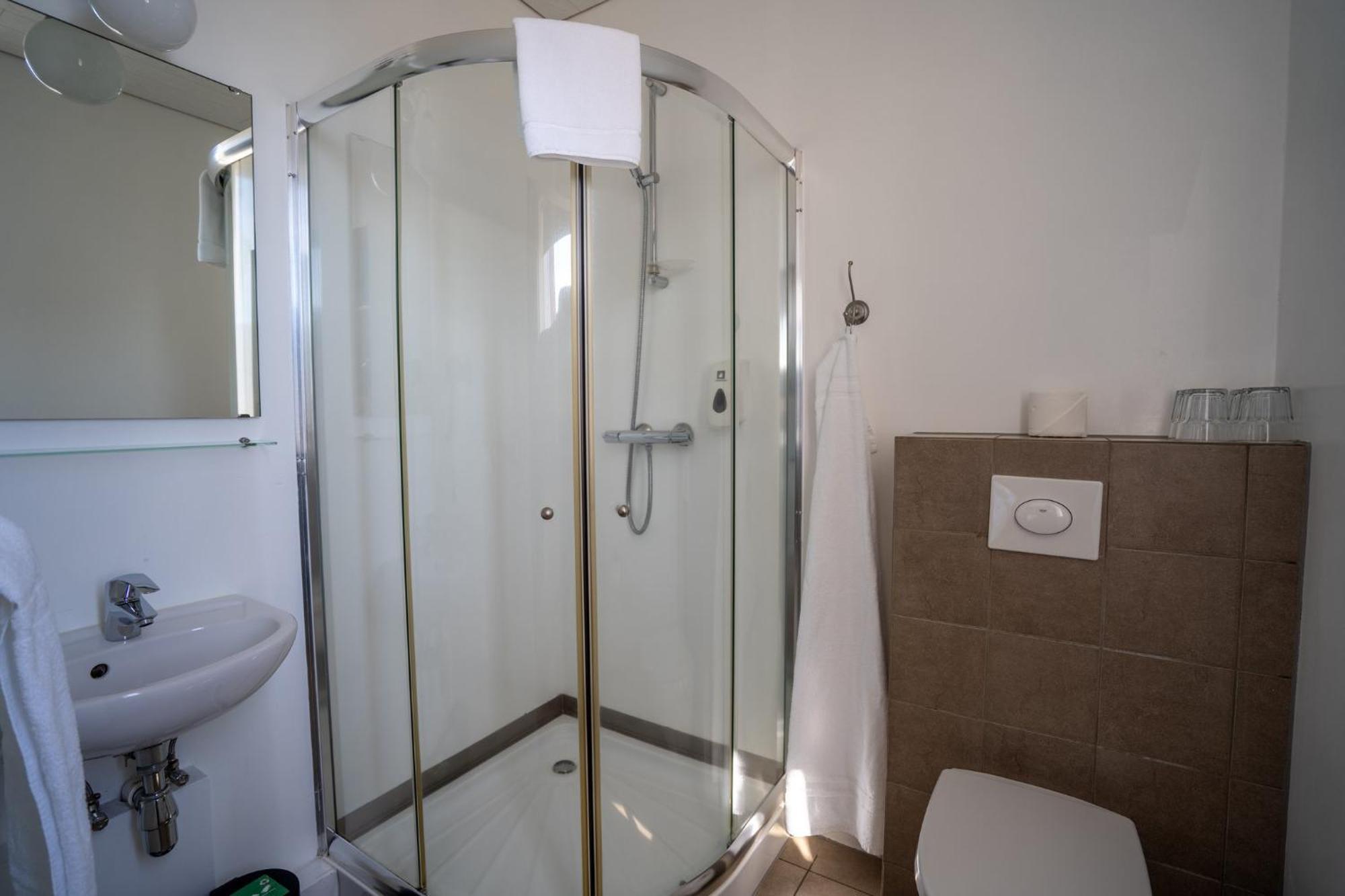 Hotel Post Breiddalsvik Экстерьер фото