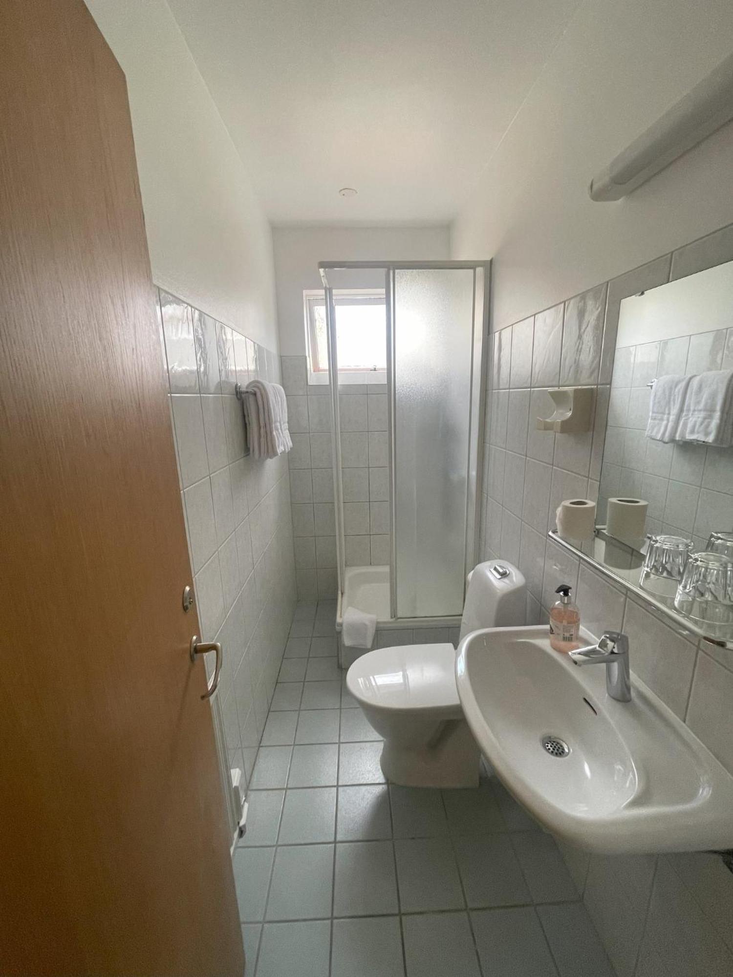 Hotel Post Breiddalsvik Экстерьер фото